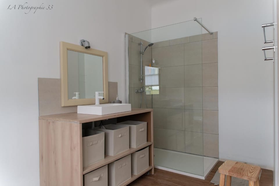 Chambre beige chez l'habitant Vacation rental in French Basque Country