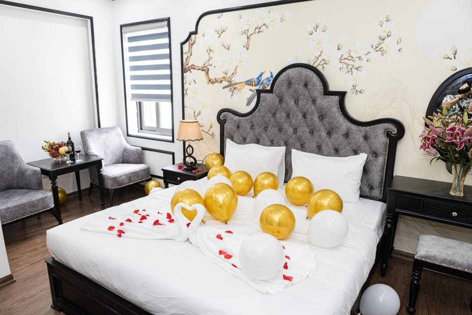 Bed, Balcony/Terrace, Living room, Photo of the whole room, Seating area, Bedroom
