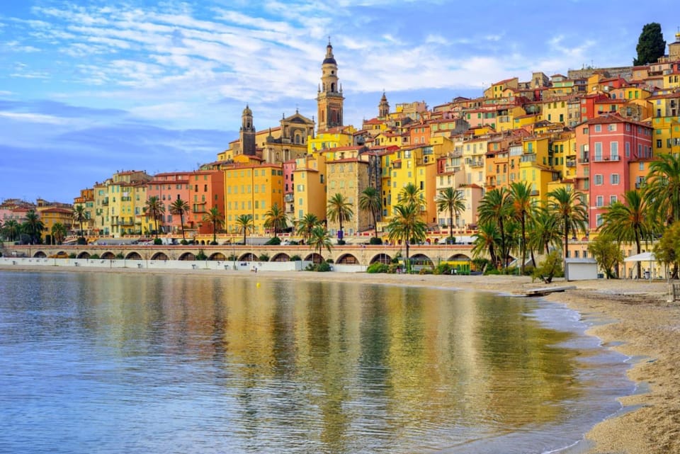 Nearby landmark, Beach