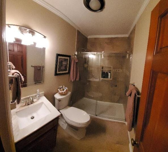 Central located large home on quiet wooded street Apartment in Lumberton