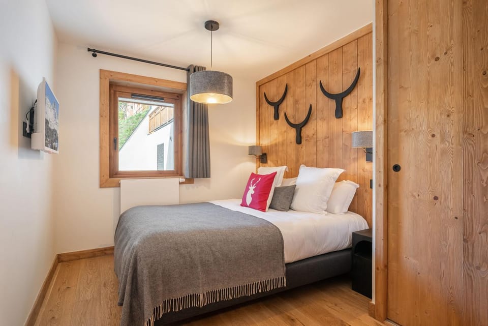Bed, Photo of the whole room, Bedroom, wardrobe