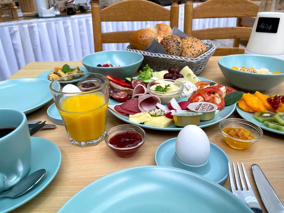 Food and drinks, Food, Breakfast, Continental breakfast, Buffet breakfast