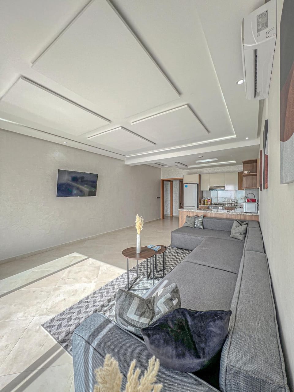 Living room, Seating area, air conditioner