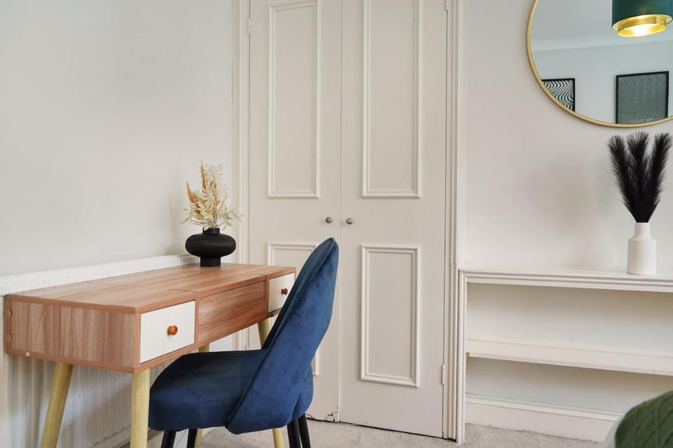 Luxury Fulham 2 Bed with Garden - Sleeps 6 People Apartment in London