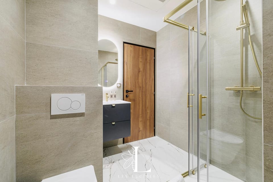 Shower, Bathroom