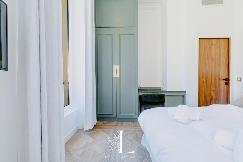 Bedroom, wardrobe