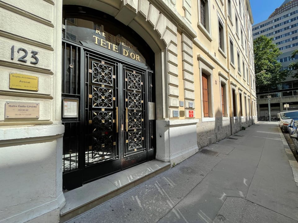 Property building, Facade/entrance