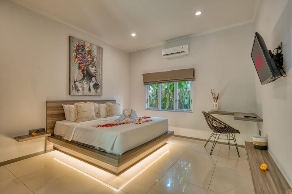 Bed, Photo of the whole room, Bedroom