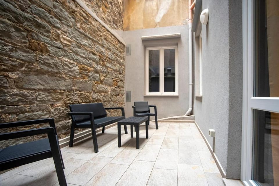 Cereria 6 - In centro con corte interna privata Apartment in Trieste