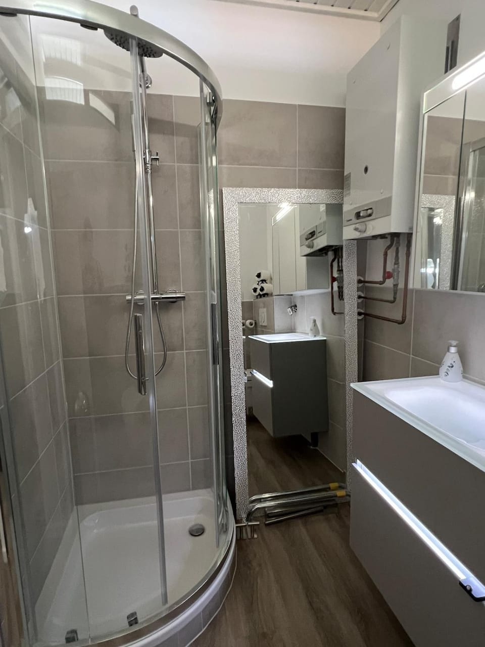 Shower, Bathroom