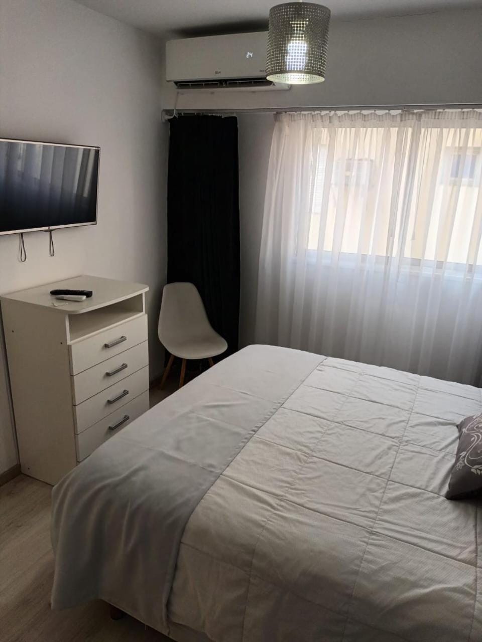 Hermoso re completo cómodo balcón al frente 3 dorm Apartment in Rosario