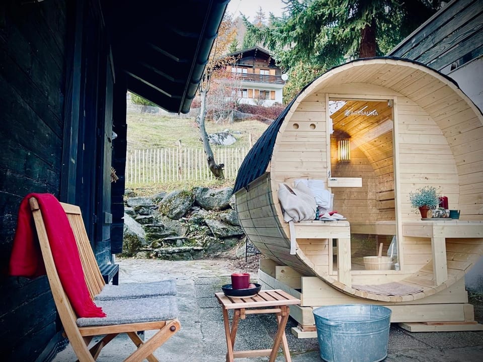 Patio, Spa and wellness centre/facilities
