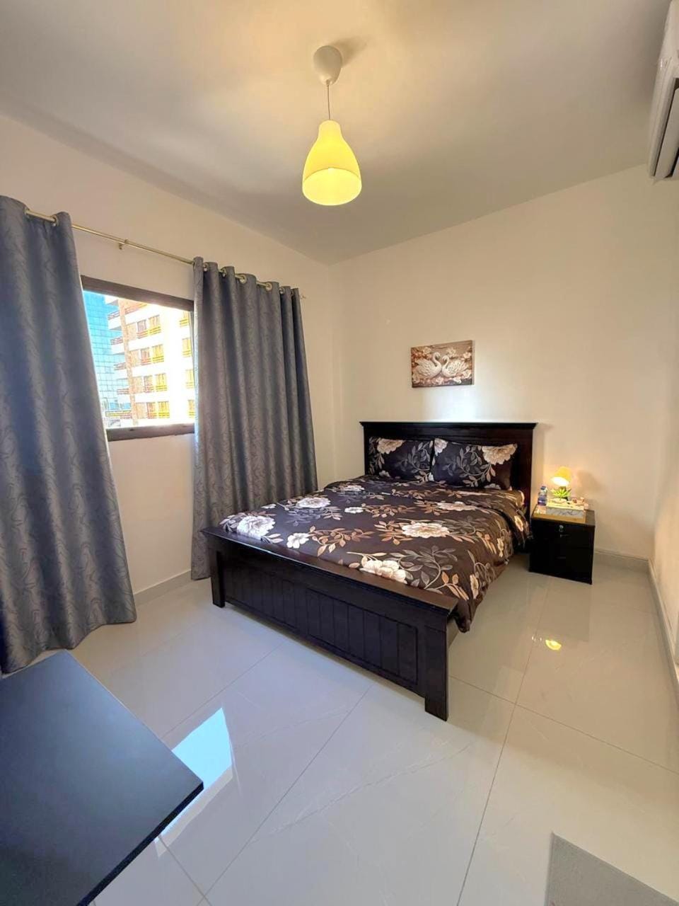 Photo of the whole room, Bedroom