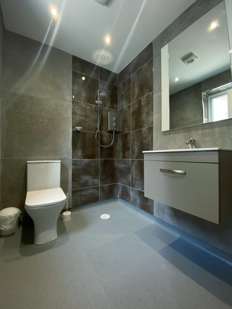 Full Private House Sleeping Up To 18 - Close To Seafront House in Blackpool