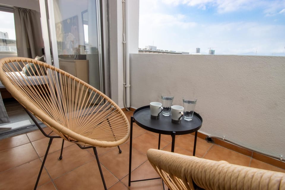 Patio, Day, Balcony/Terrace, Seating area