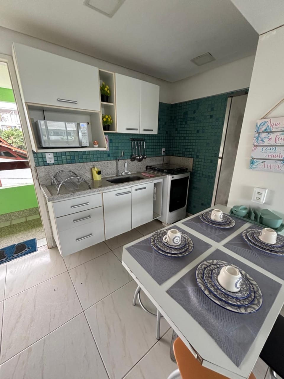 Kitchen or kitchenette, Dining area, stove