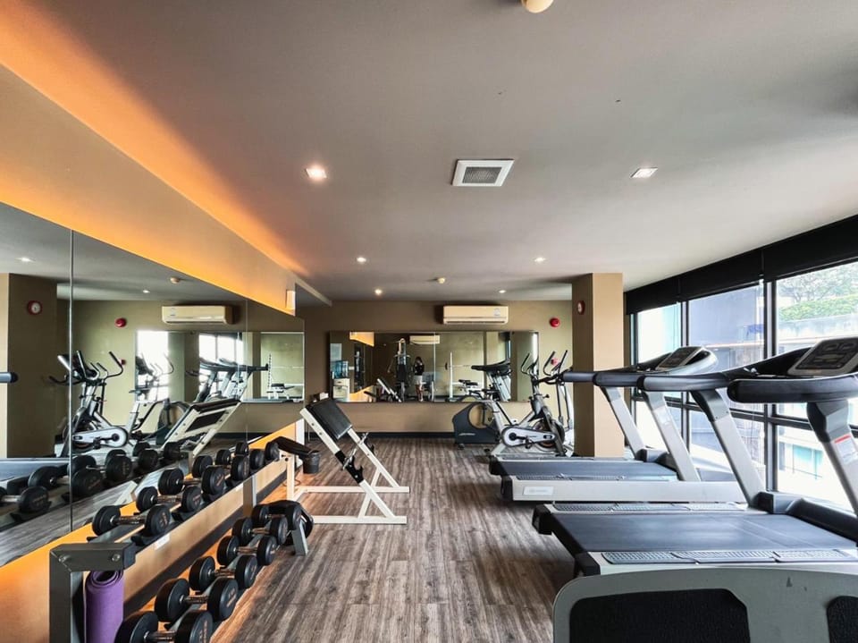 Vibe Sukhumvit 61 l Ultra WIFI l Walk to BTS Thonglor or Ekkamai Apartment in Bangkok