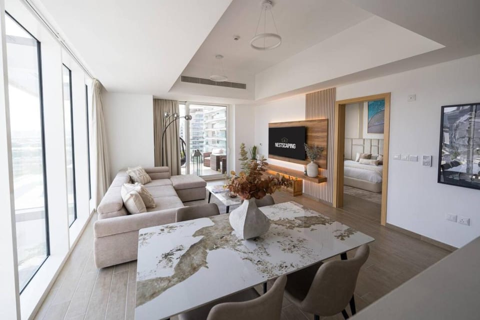 Communal lounge/ TV room, TV and multimedia, Living room, Seating area, Dining area, Evening entertainment