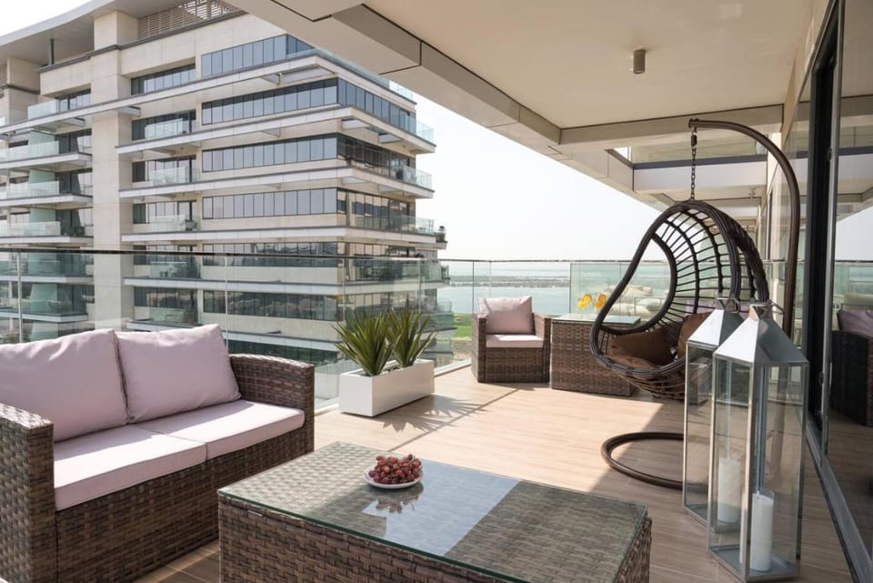 Property building, Day, Natural landscape, View (from property/room), Balcony/Terrace, Seating area, Sea view