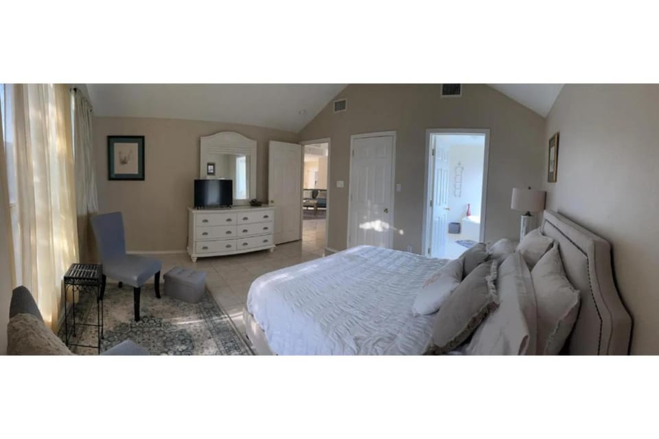 Minutes to Shopping, Dining and Fun Family Stay - Sleeps 6 House in Pharr