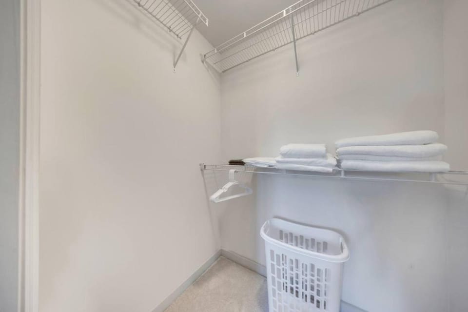 Aqua Luxe in DTWN 3 Min From Las Olas Apartment in Fort Lauderdale
