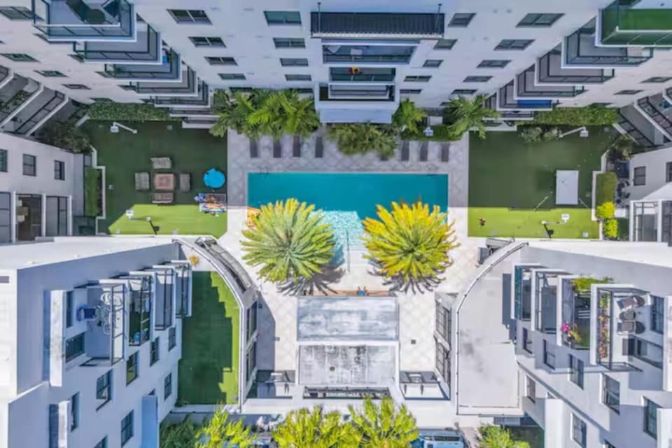 Serene Bleu in DTWN 3 Min From Las Olas Apartment in Fort Lauderdale
