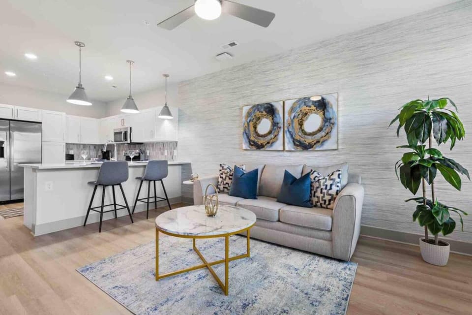 Opulent Living 5 Min From Downtown Apartment in Raleigh