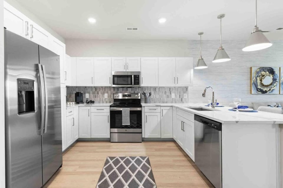 Opulent Living 5 Min From Downtown Apartment in Raleigh