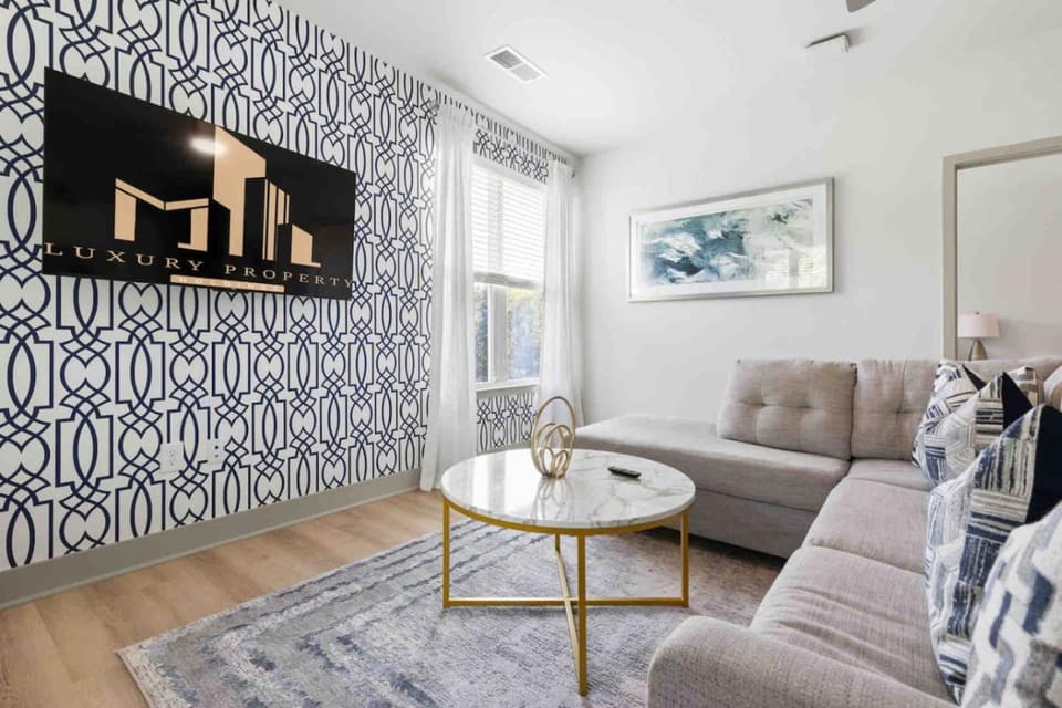 Pristine Living 5 Min From Downtown Apartment in Raleigh