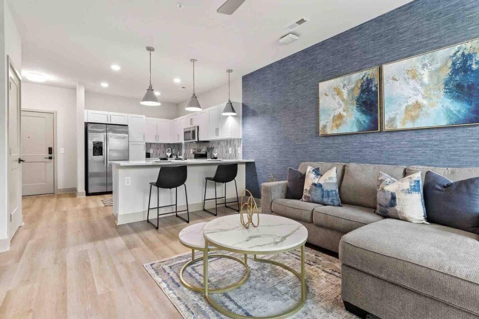 Luxury Living 5 Min From Downtown Apartment in Raleigh