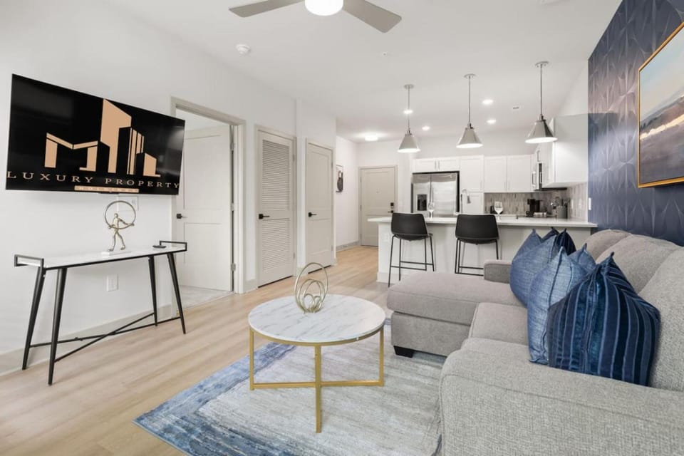 Stunning Living 5 Min From Downtown Apartment in Raleigh