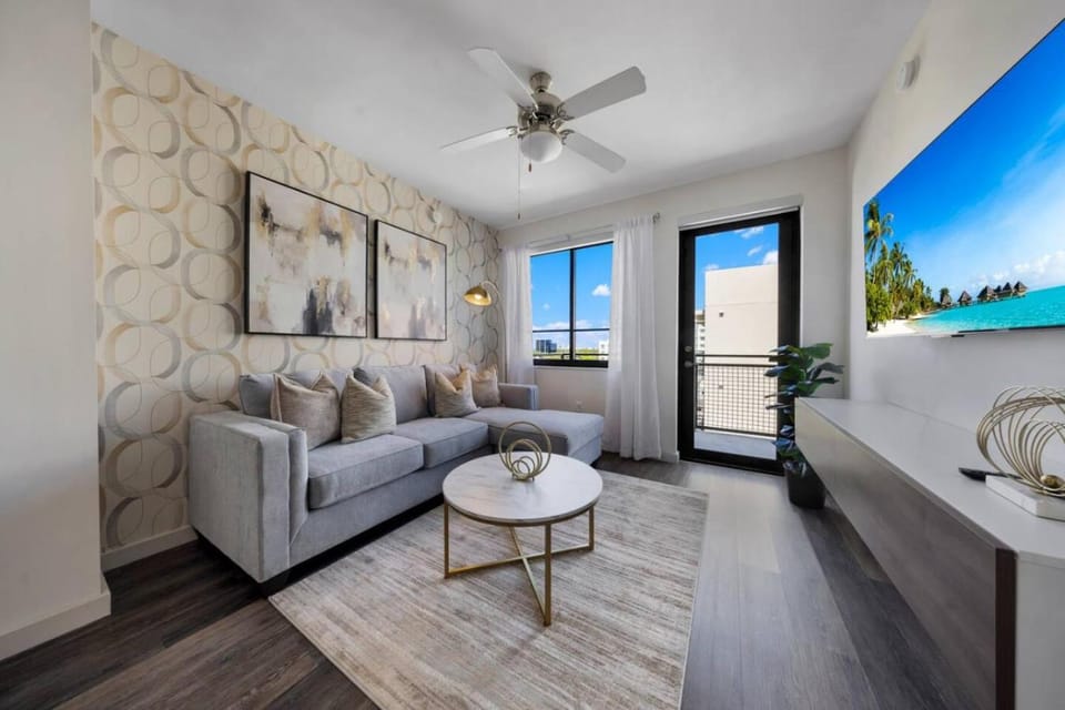 The Serenity in DTWN 3 Min From Las Olas Apartment in Fort Lauderdale