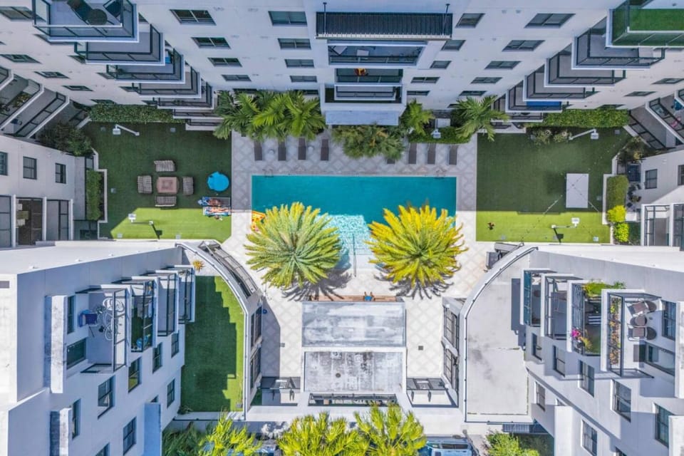 Palm Paradise in DTWN 3 Min From Las Olas Apartment in Fort Lauderdale