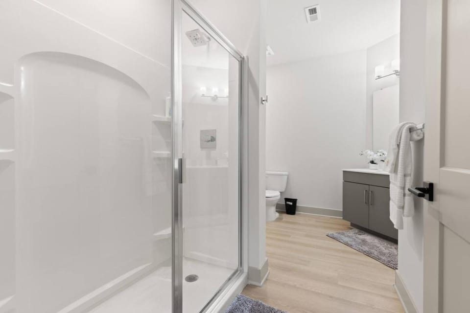 The Icon 5 Min From Downtown Apartment in Raleigh