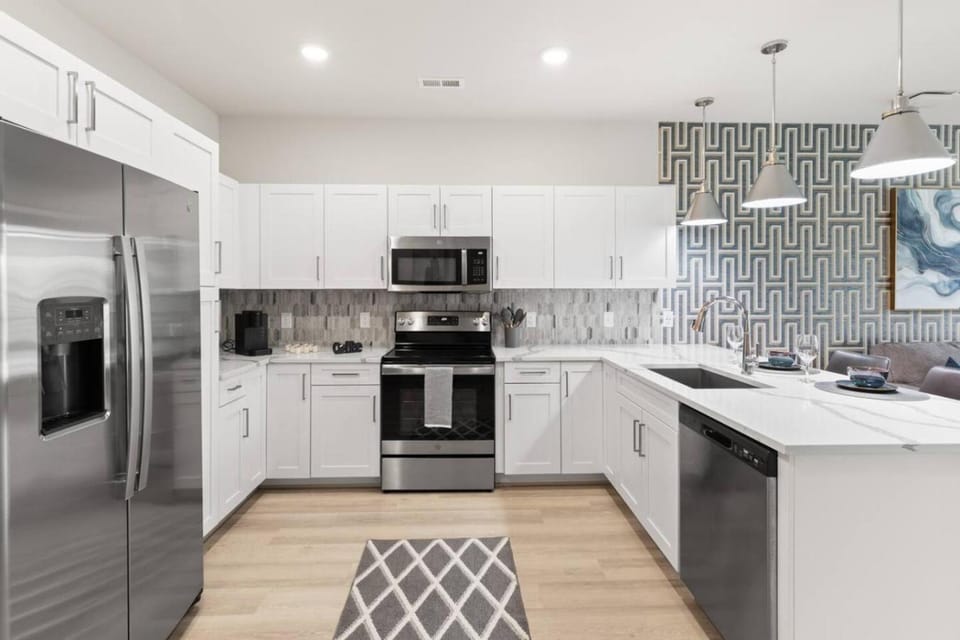 Epic Living 5 Min From Downtown Apartment in Raleigh