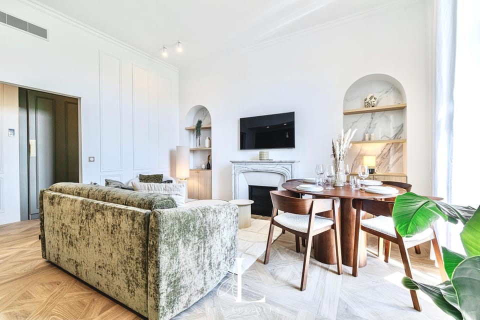 TV and multimedia, Living room, Decorative detail, Dining area