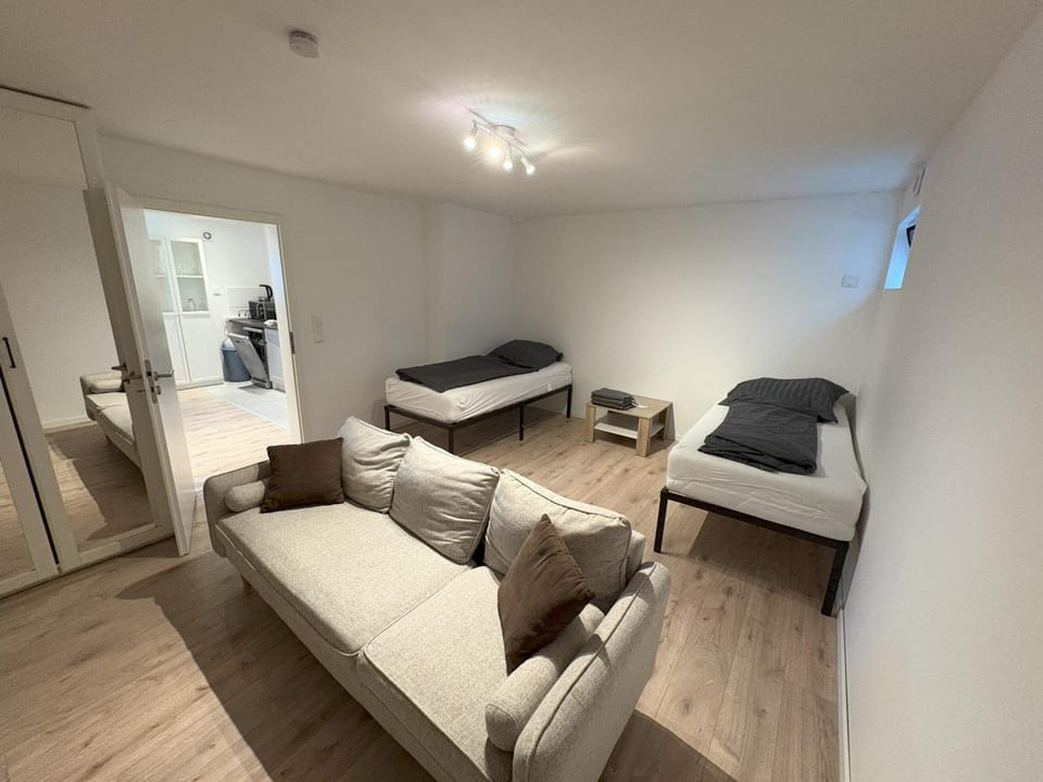 Modernes 2 Zimmer Souterrain Apartment - zentral - nahe Hamburg & Lübeck Apartment in Schleswig-Holstein