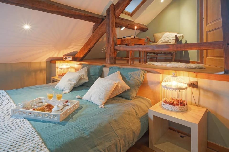 Seating area, Bedroom