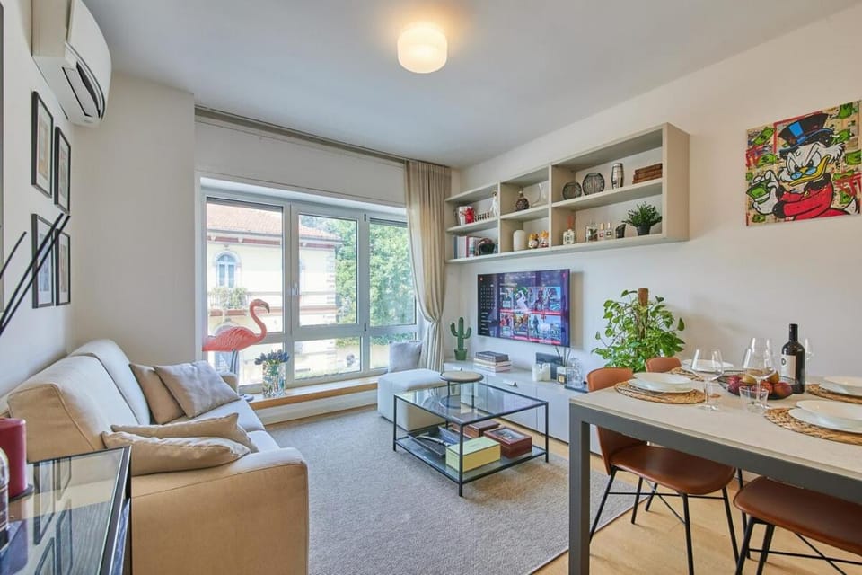 Porta Venezia Luxury in the city center, WiFi, AC Apartment in Milan