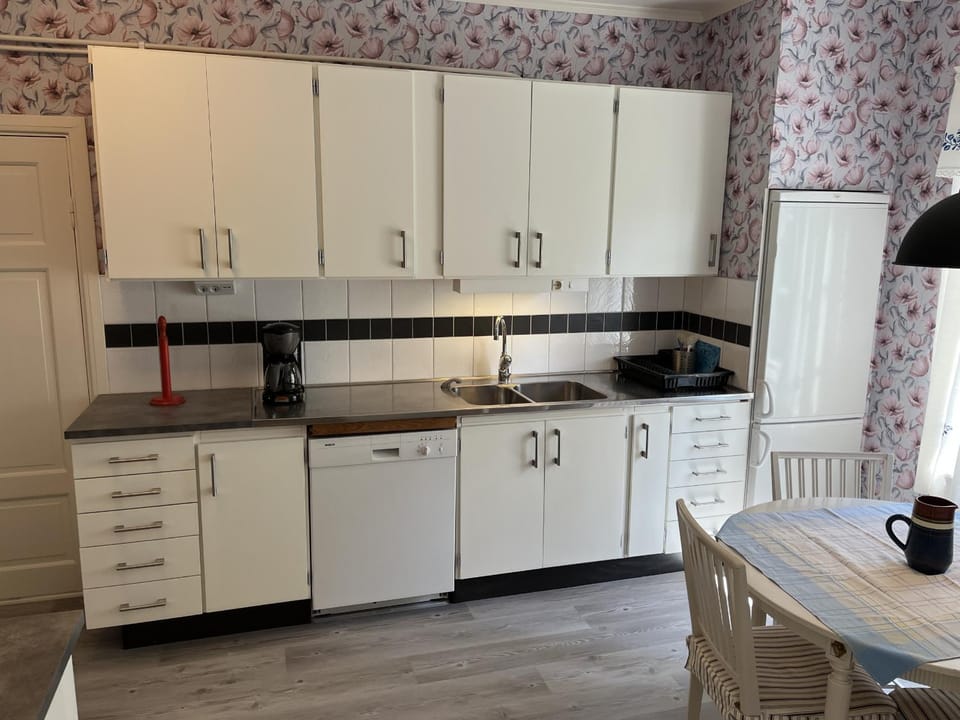 Spacious apartment with lake view only 15 minutes from Vimmerby Apartment in Kalmar County, Sweden