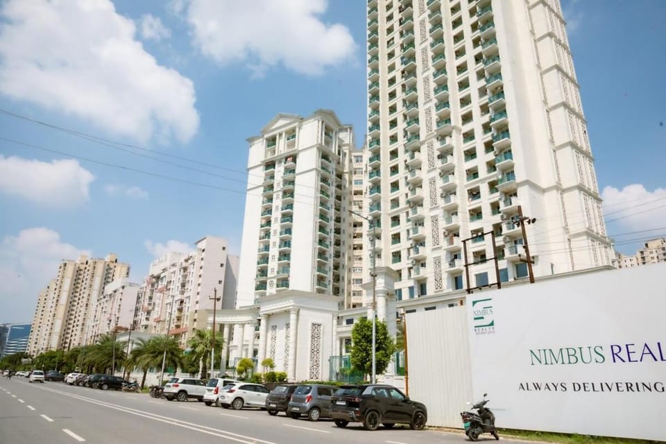 Orama by Ritz Check in to check out the vibes Apartment in Noida
