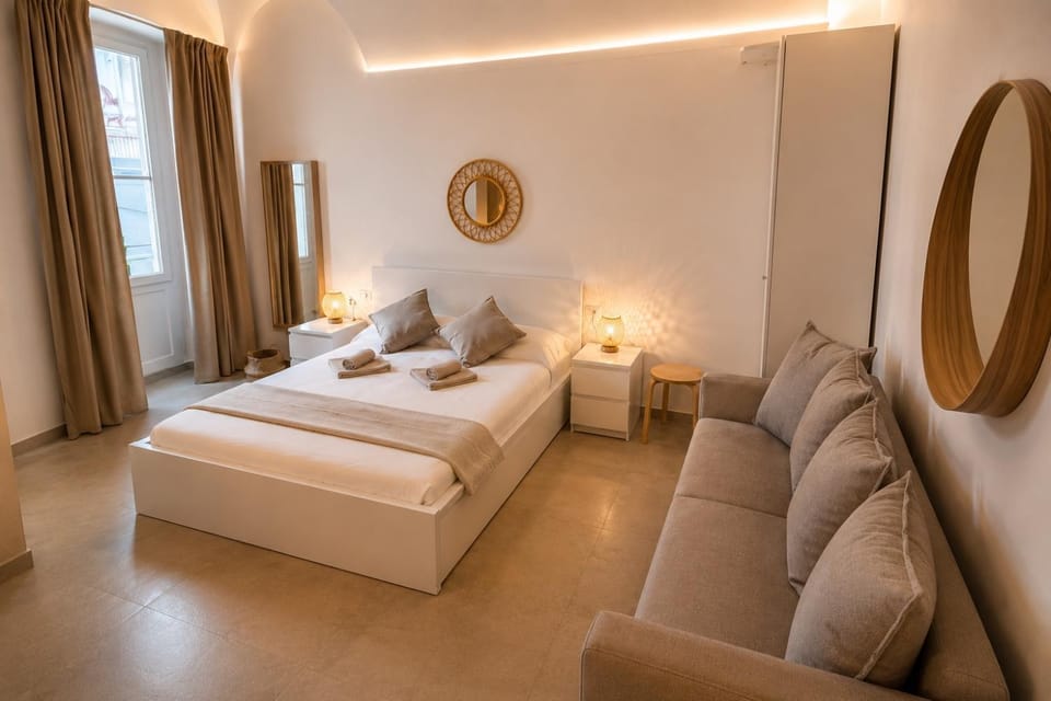 Centro Storico - Palazzo Manara - East Suite Apartment in Sanremo