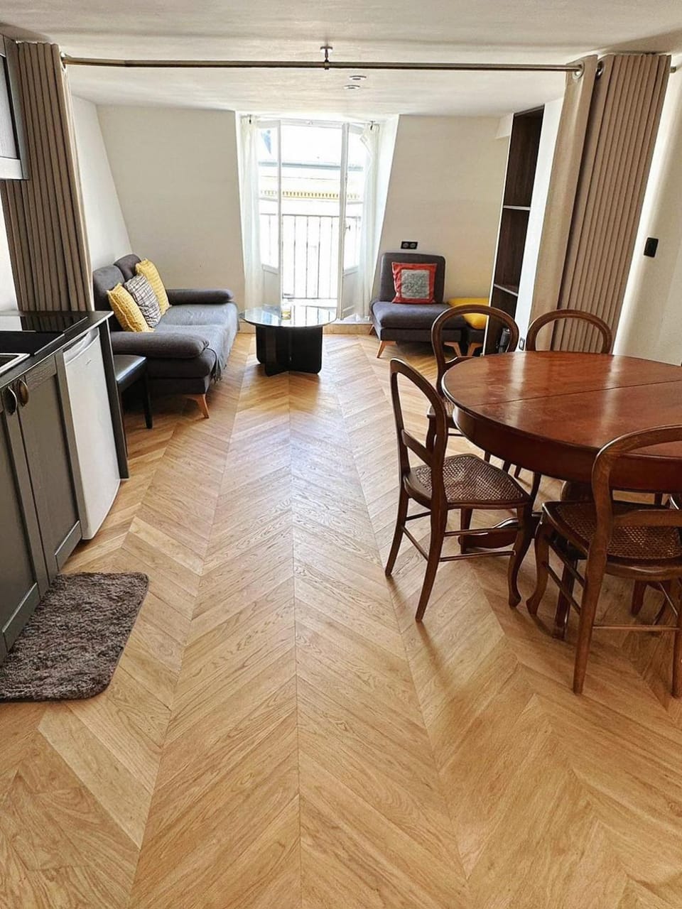 Kitchen or kitchenette, Living room, Dining area