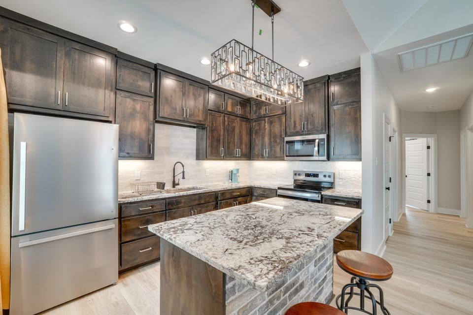 Brand-New Home 2 Mi to Shannon Med Center! House in San Angelo