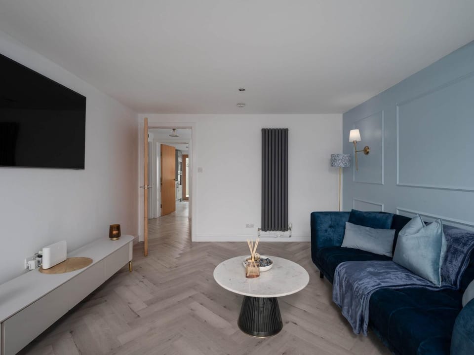 Newly Renovated 3 Bedroom Modern House House in Glasgow