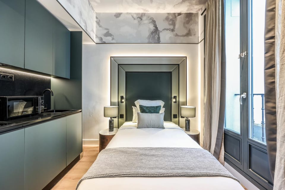 Bed, Kitchen or kitchenette, Photo of the whole room, Bedroom