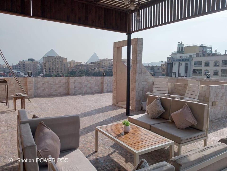 Cozy Rooftop by the Pyramids Apartment in Egypt