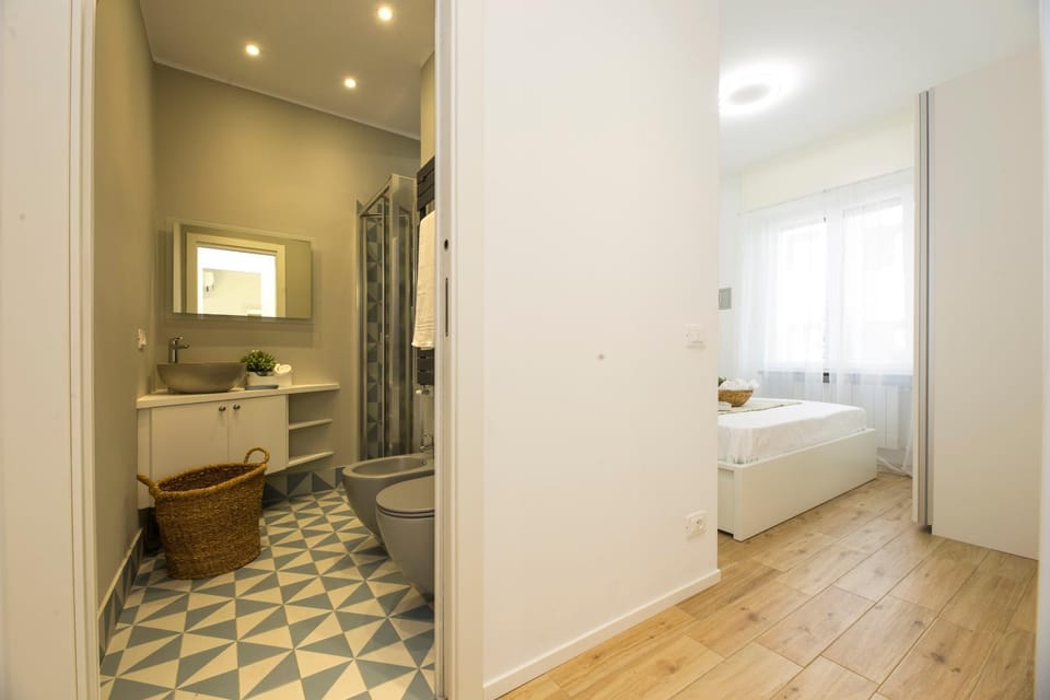 Bed, Bathroom, Photo of the whole room, Bedroom