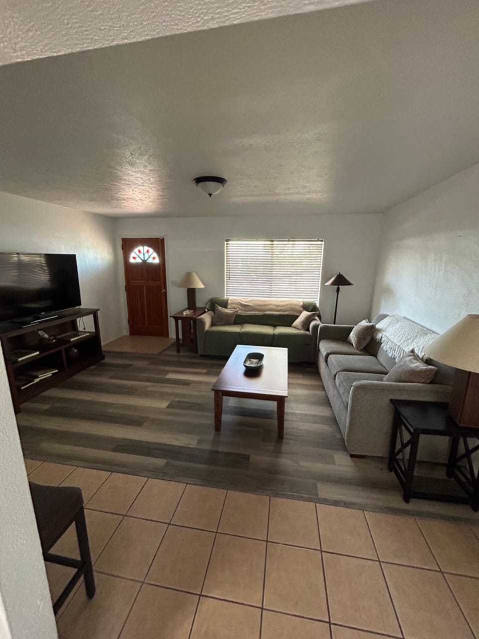 Communal lounge/ TV room, Bed, TV and multimedia, Living room, Photo of the whole room, Seating area, Evening entertainment, Bedroom