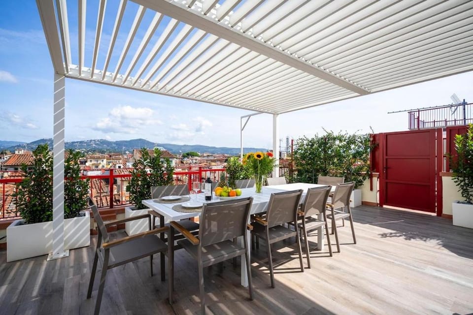 View (from property/room), Balcony/Terrace, Dining area